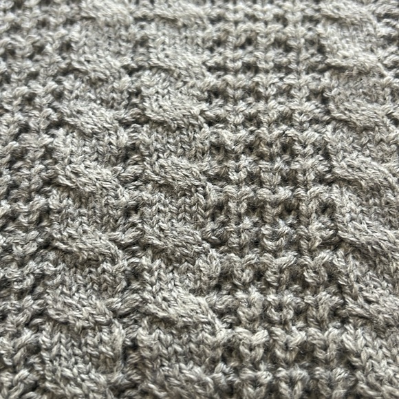 Lola’s Room, Grey, Knit Sweater, Size Medium - Picture 4 of 6